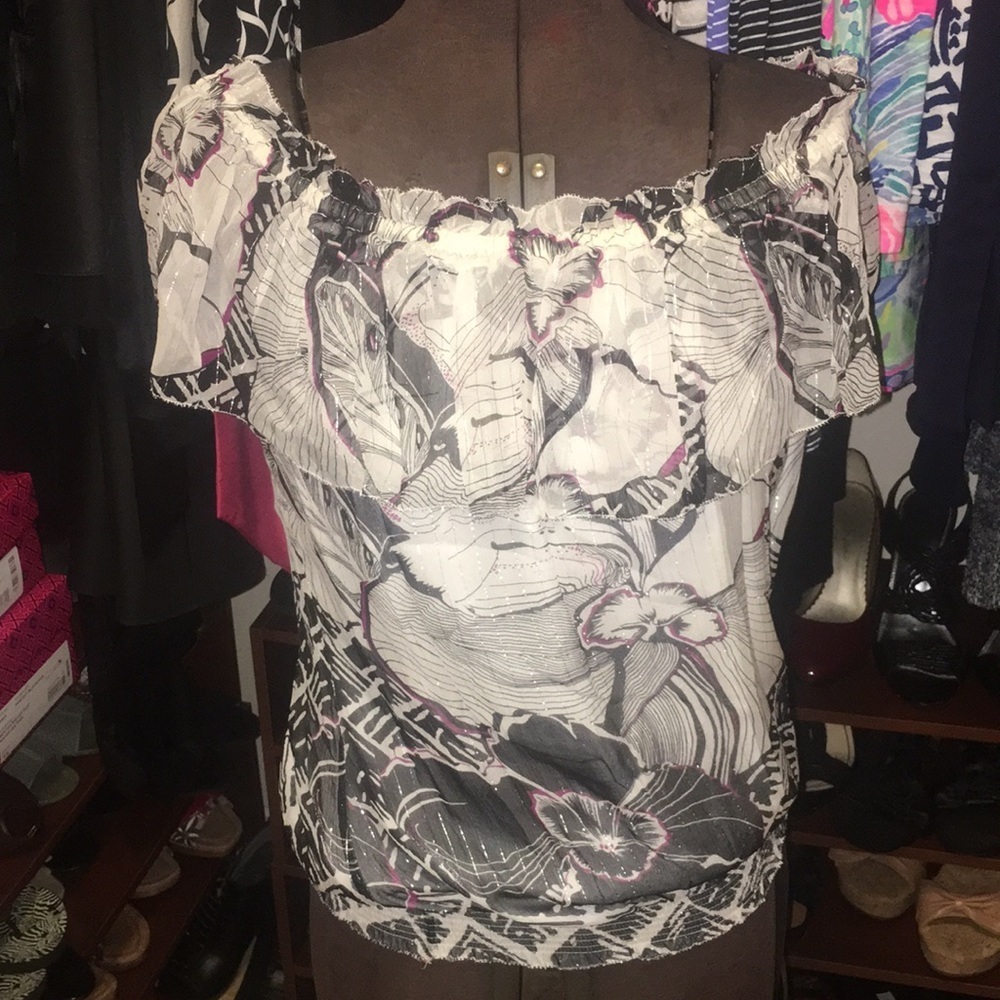 White House‎ Black Market off the shoulder top